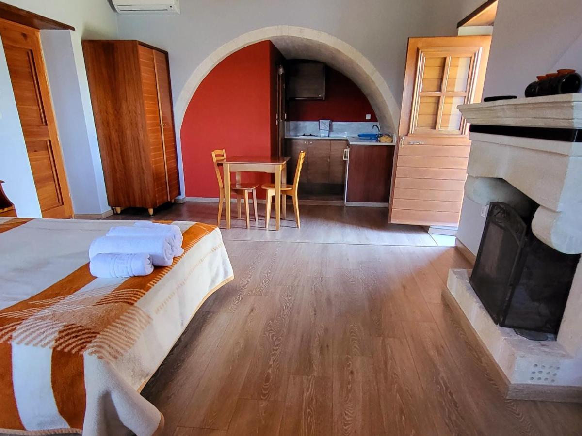 Lithochtisto Hotel Monemvasia Ruang foto